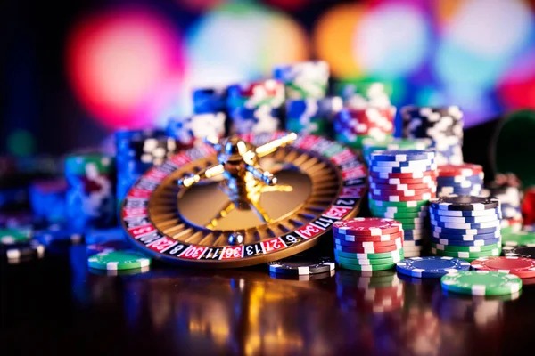Sic Bo Dadu table interface showing dice cage and payout table on makmurqq